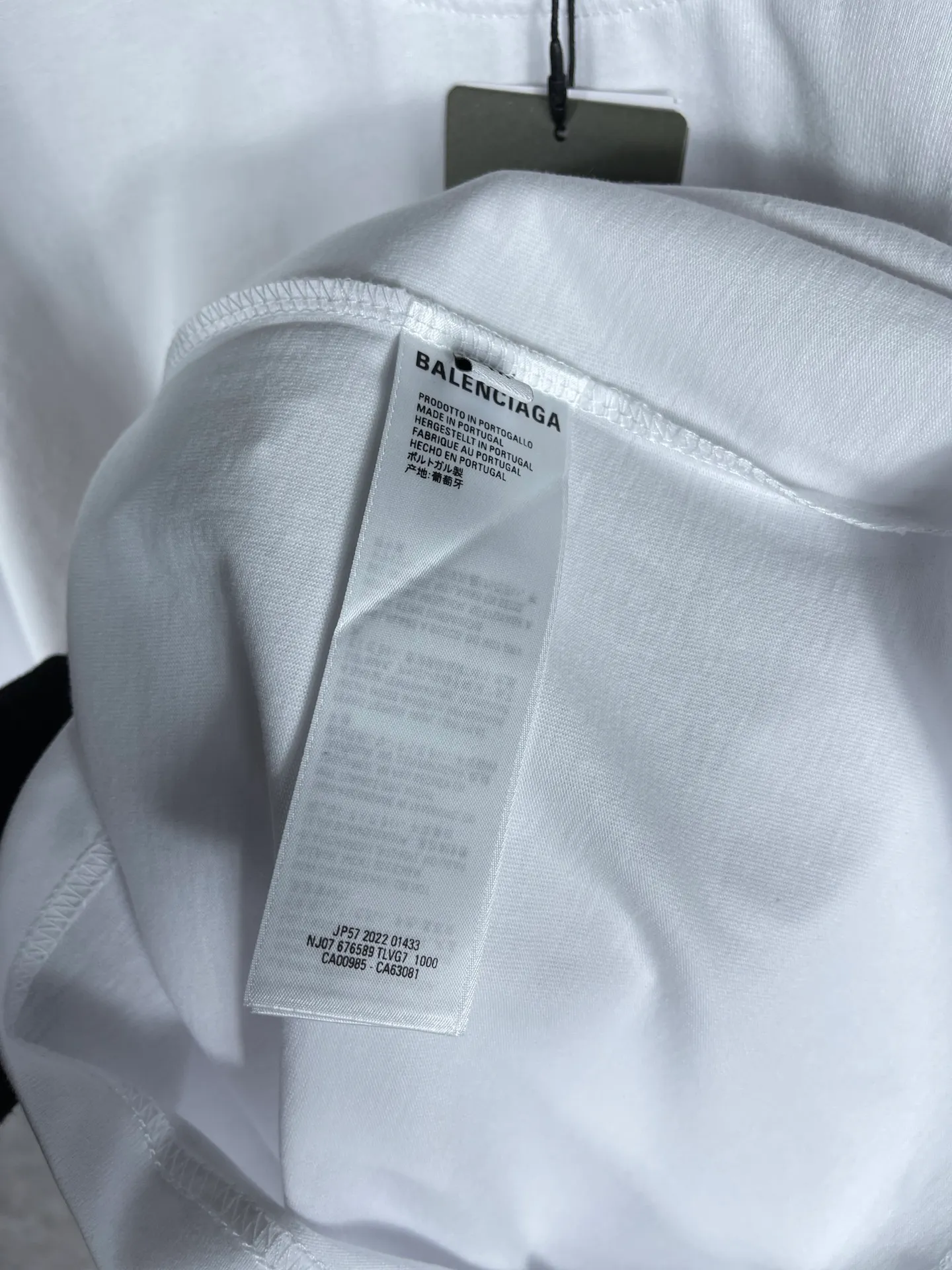 【 . Quality】 BALENCI*GA/ .Classic . 22SS#BALENCI*GA# T . ZP . 260 ， . ， 。 。Classic ， ， ， . OS . Same Style ：BL 223037 ：Black.White. Gray Size：XS L